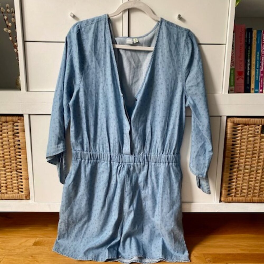 Blue patterned romper